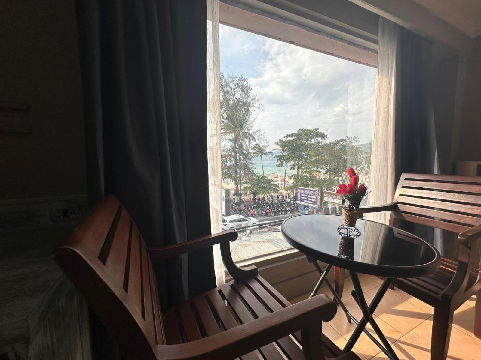 The Taksim Patong Beach Hotel 외부 사진