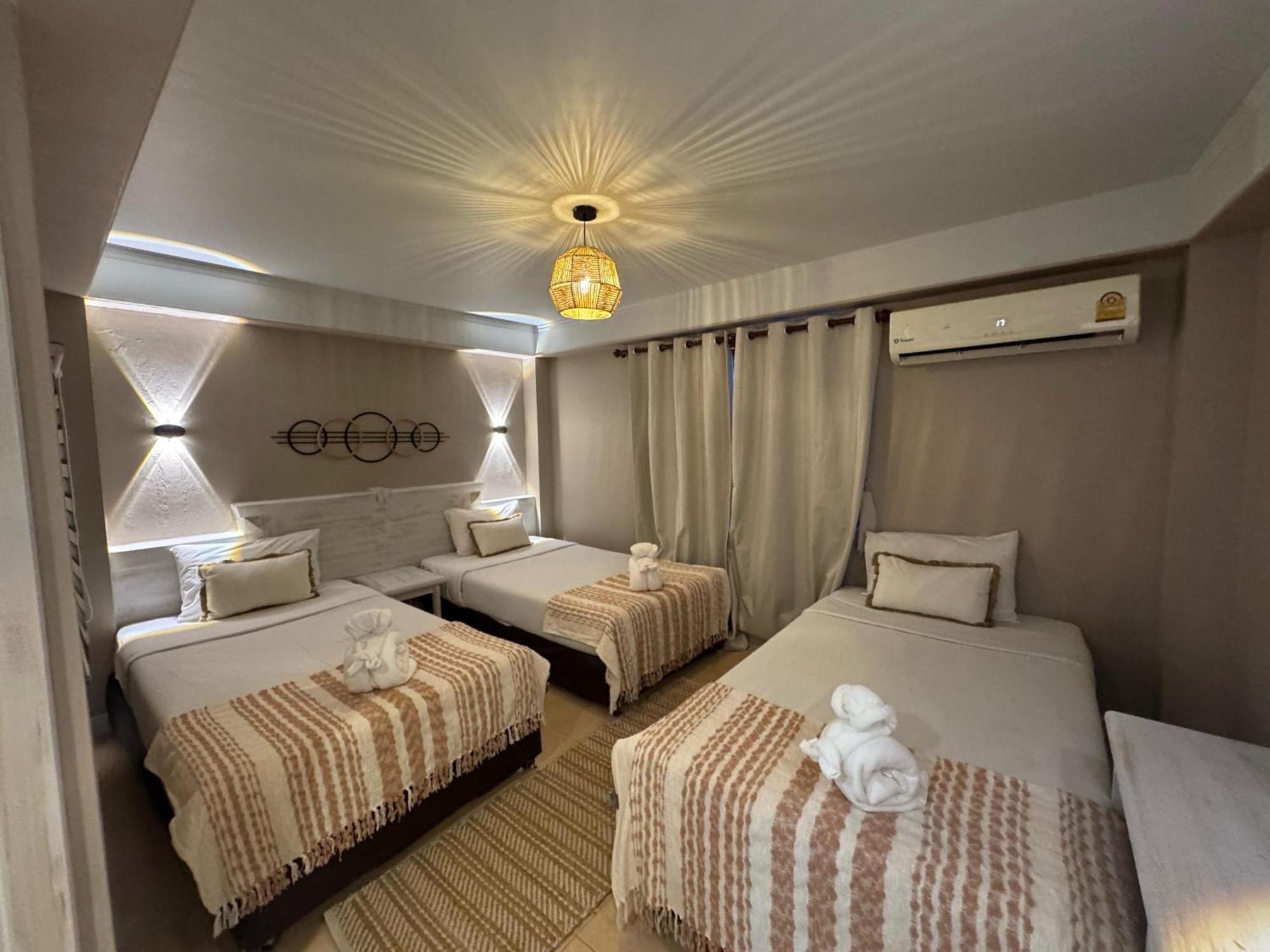 The Taksim Patong Beach Hotel 외부 사진
